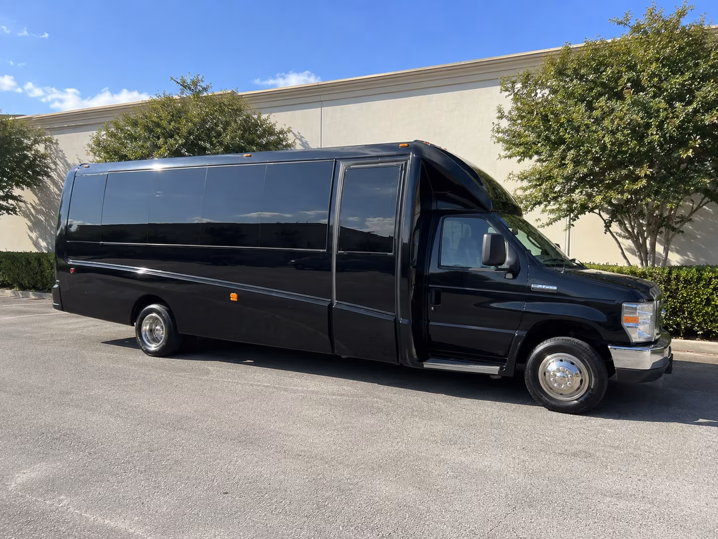 Norman Winery Tour & Pub Crawl Transportation group transportation
