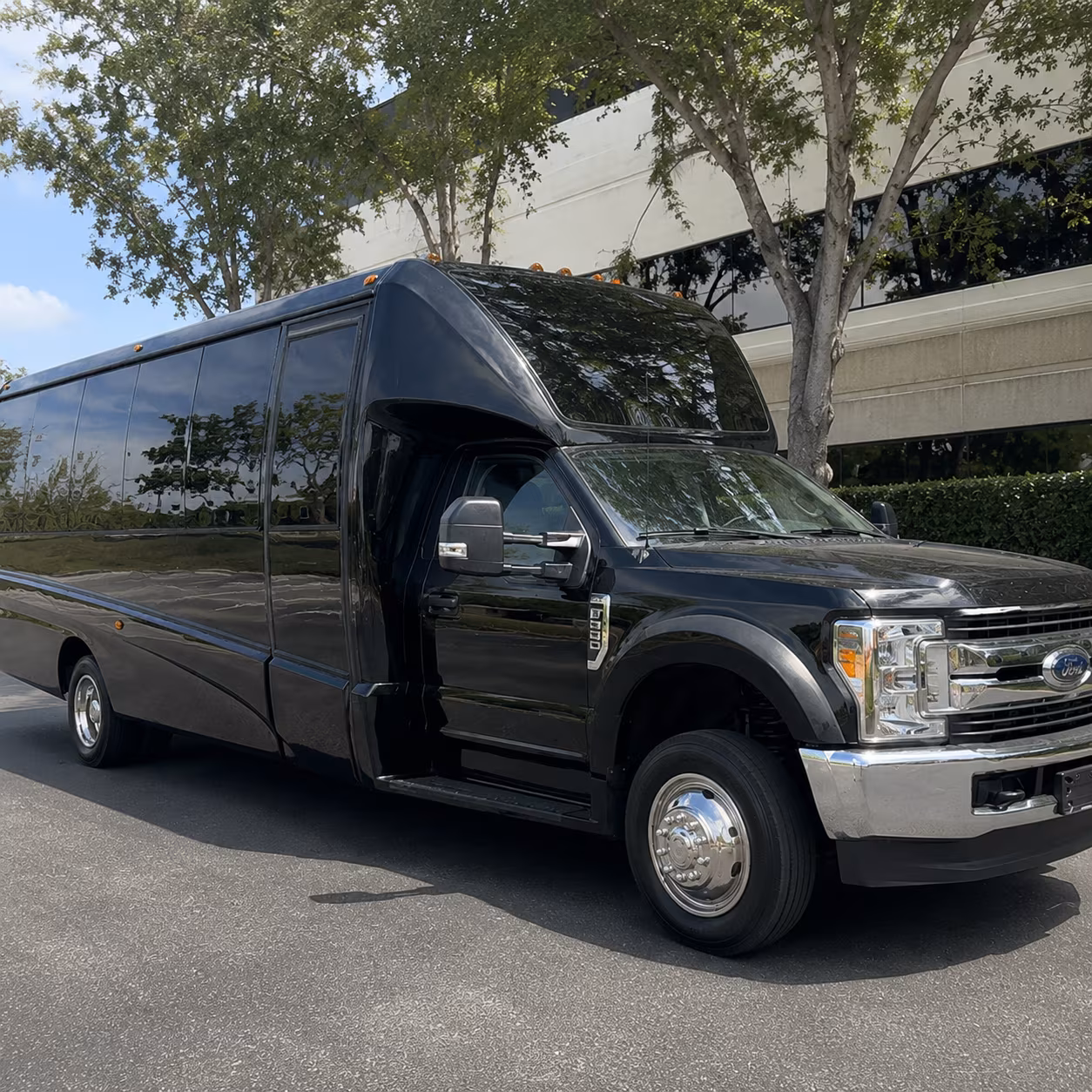 Norman Winery Tour & Pub Crawl Transportation